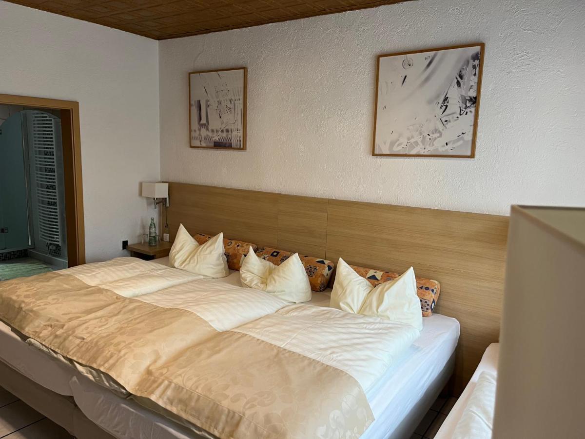 Altes Gasthaus Leuna Pension المظهر الخارجي الصورة