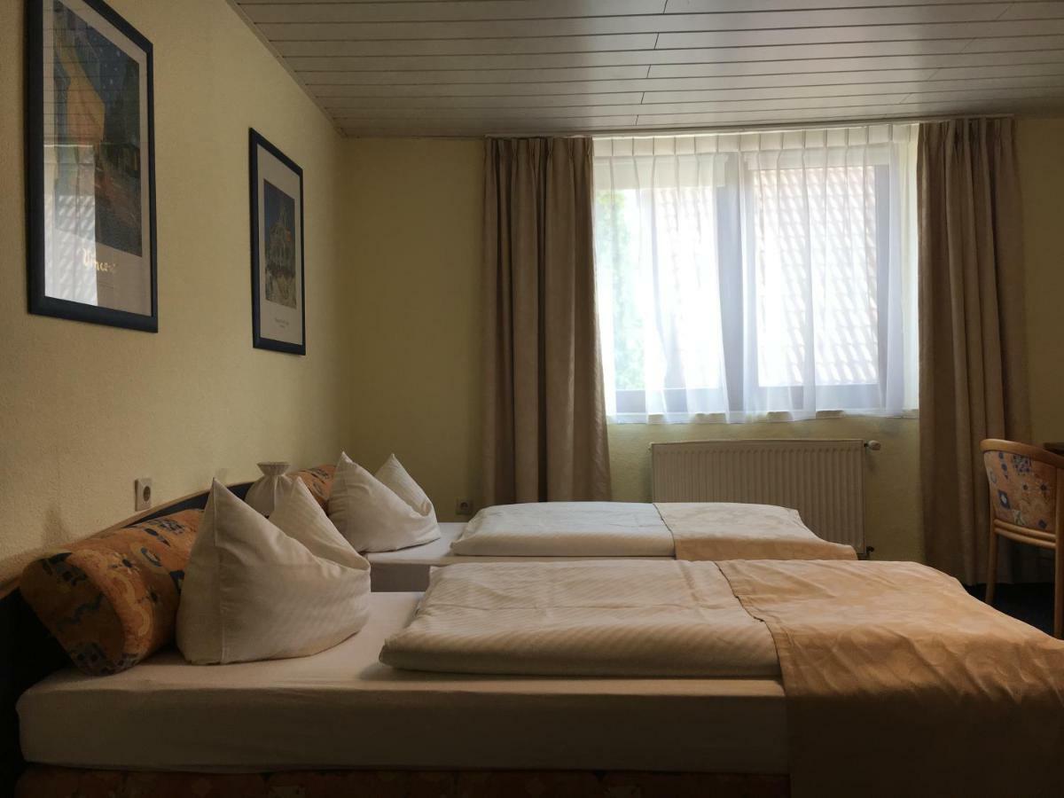 Altes Gasthaus Leuna Pension المظهر الخارجي الصورة