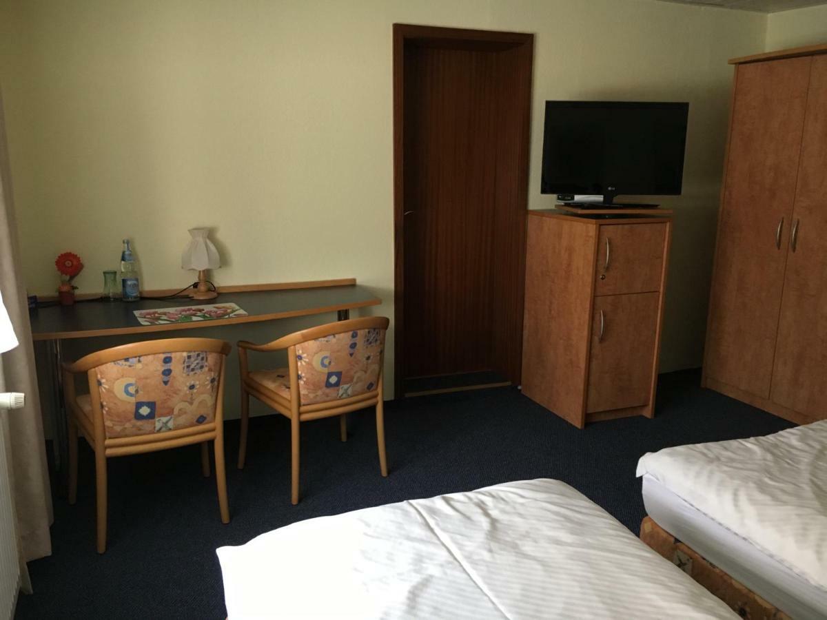 Altes Gasthaus Leuna Pension المظهر الخارجي الصورة